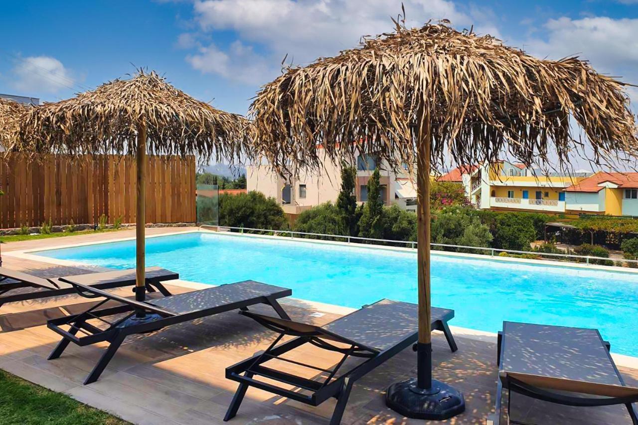 Siena Pool Villa Koszkinú Kültér fotó