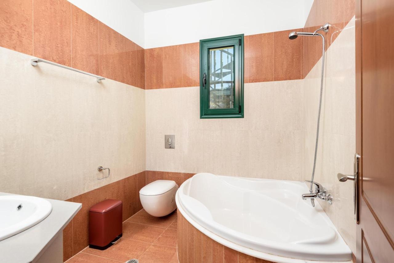 Siena Pool Villa Koszkinú Kültér fotó